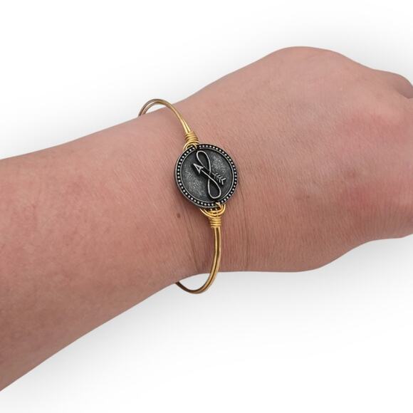Infinity Arrow Medallion Bangle Bracelet – Gold Wire Adjustable Artisan L+D - Picture 1 of 9